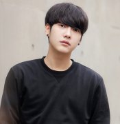 <b>2016年最流行韩国男式发型</b>